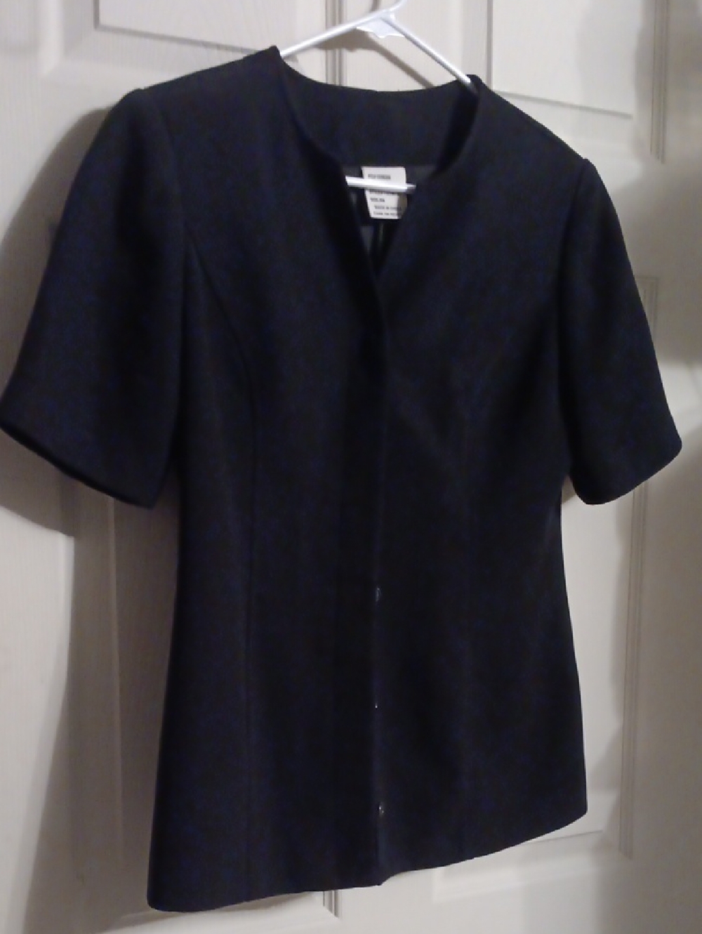 Classic Women's Short-Sleeve Blazer- Black